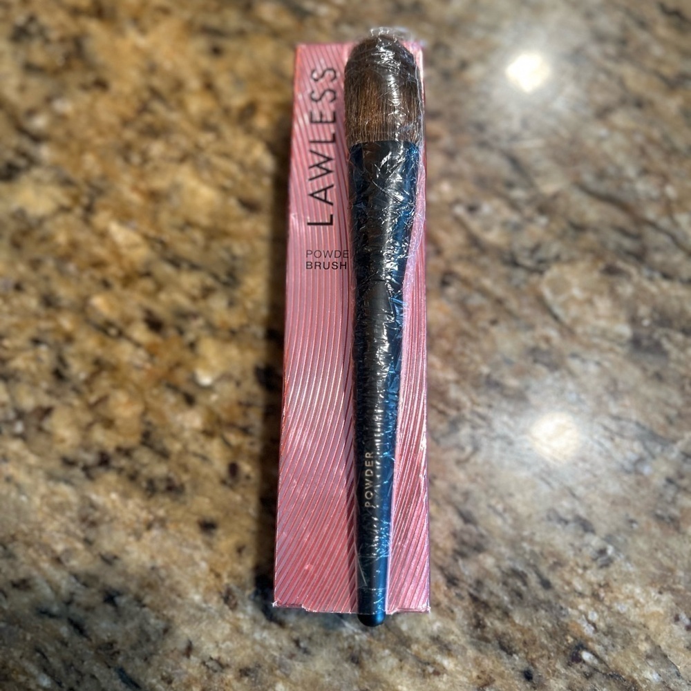 Lawless Powder Brush